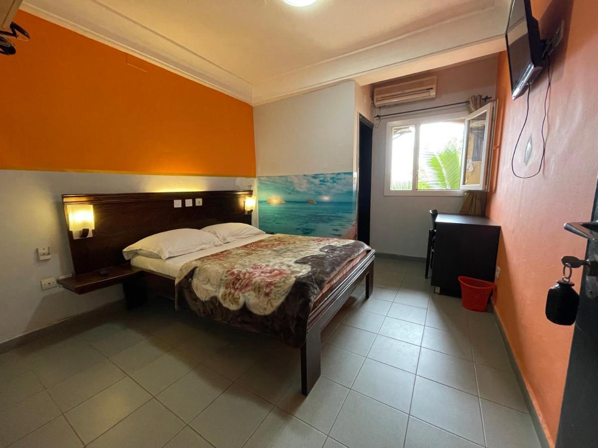 Feuguiff Hotel Yaoundé Extérieur photo