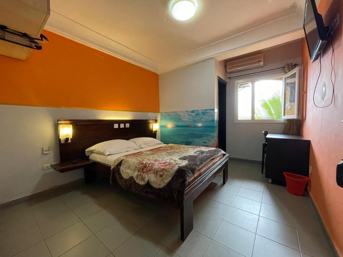 Feuguiff Hotel Yaoundé Extérieur photo