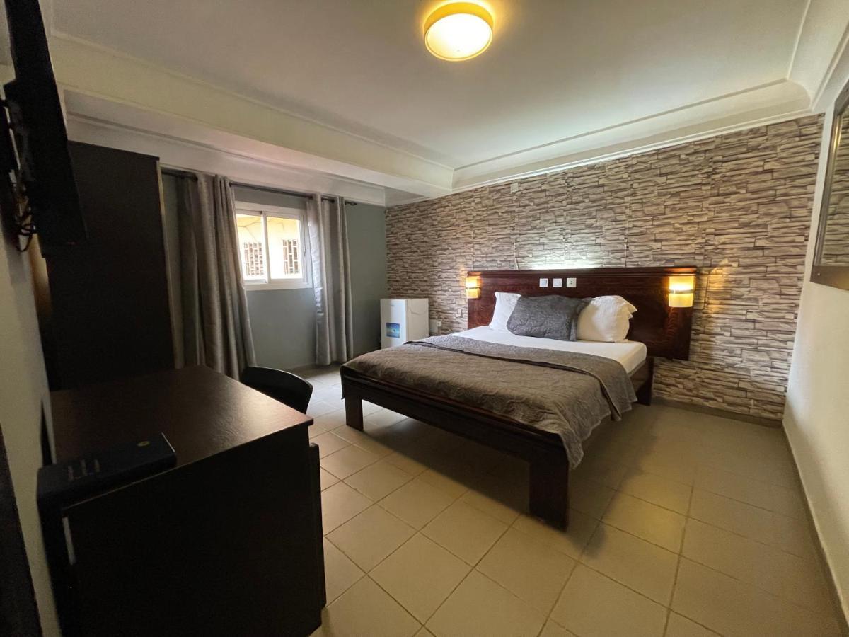 Feuguiff Hotel Yaoundé Extérieur photo