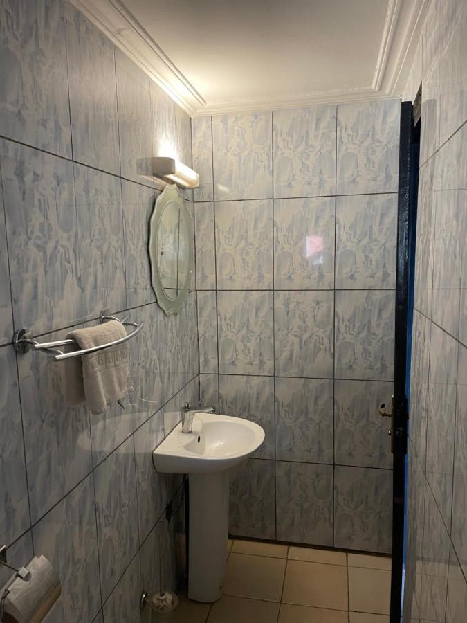 Feuguiff Hotel Yaoundé Extérieur photo