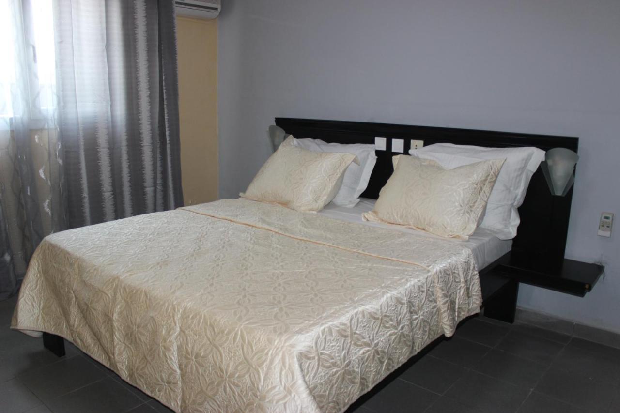 Feuguiff Hotel Yaoundé Extérieur photo
