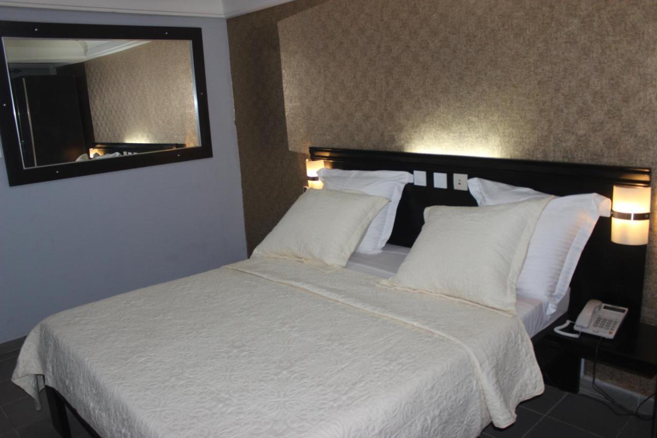 Feuguiff Hotel Yaoundé Extérieur photo